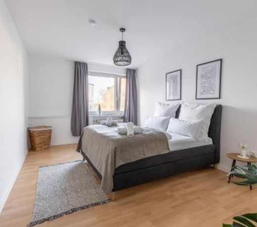 Modernes und Zentralgelegenes Apartment mit Kuche, Netflix, und Balkon