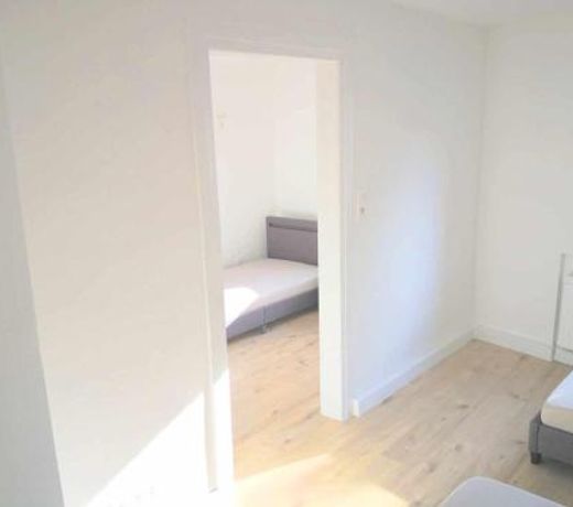 Spacious 6 Room Flat *Balcony & Terrace*