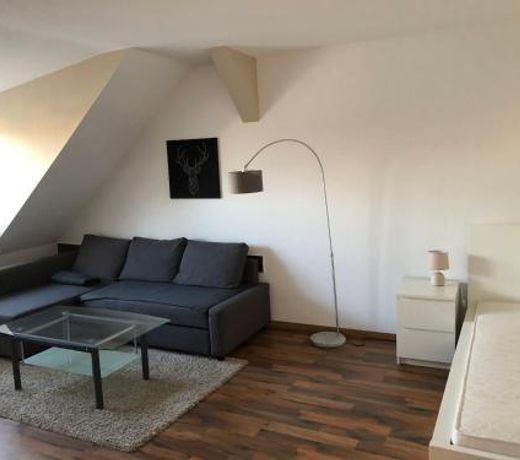 Monteur-Pension W8