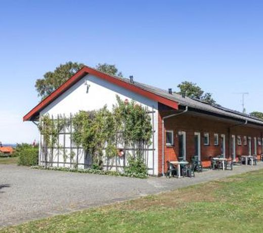 Beautiful apartment in Allinge with WiFi