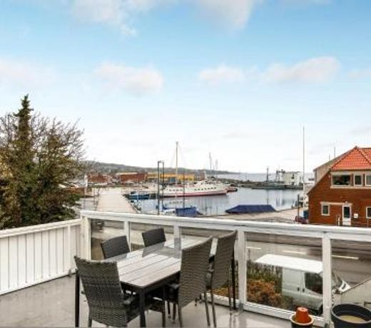 Awesome apartment in Allinge with WiFi and 2 Bedrooms