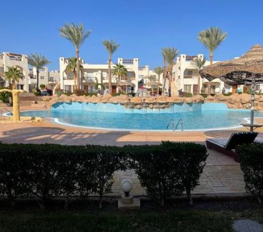 Sunny lakes resort
