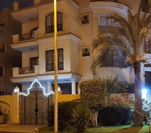 Lovely one-bedroom condo with garden view