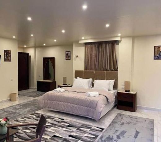Full Pyramids view Suites with Private Roof spot