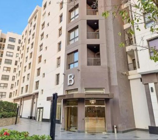 Elegant Hospitality - New Cairo with Pool Across AUC