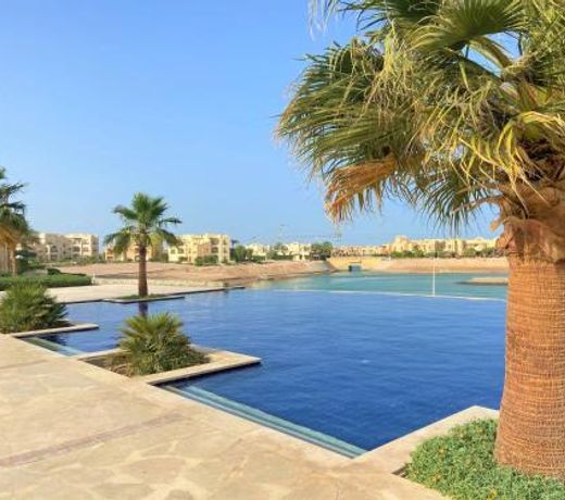 La Notina-3 BR Apt in Waterside, pool/lagoon view