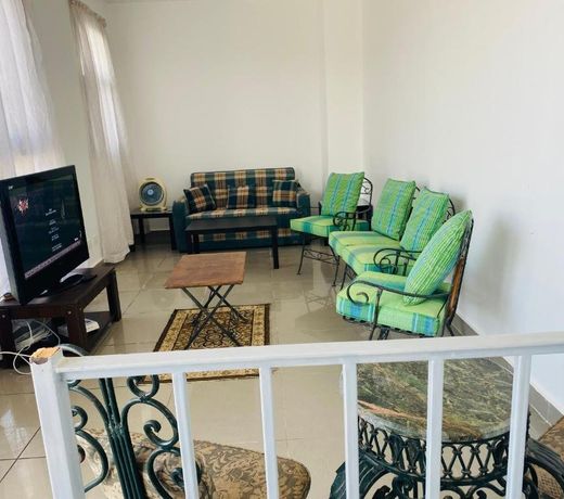 Lovely chalet 4- bedroom directly on the lagoon