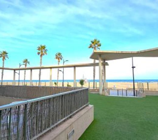 Luxury Apartment on the beach full