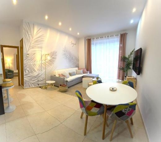 Luxury Apartment on the beach full