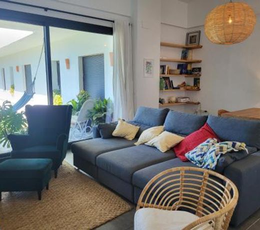 Family house with nice garden 10min from SanlÃºcar