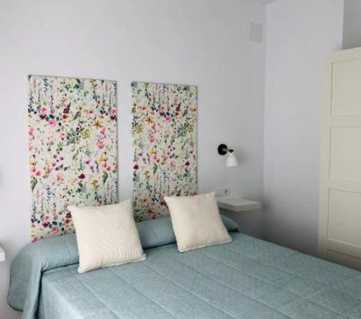 Bonito piso centrico con WIFI, parking y terraza