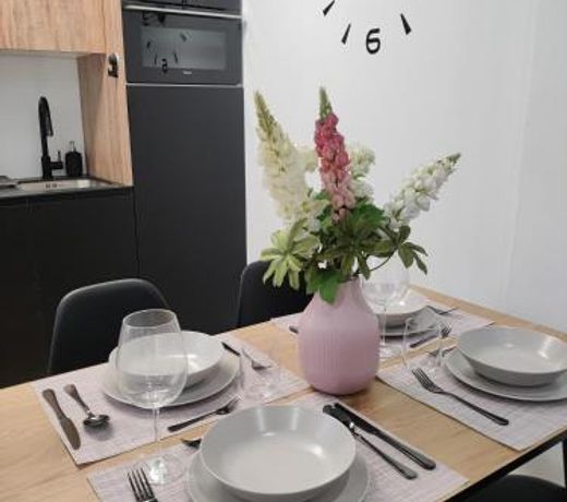 New Apartment Claret