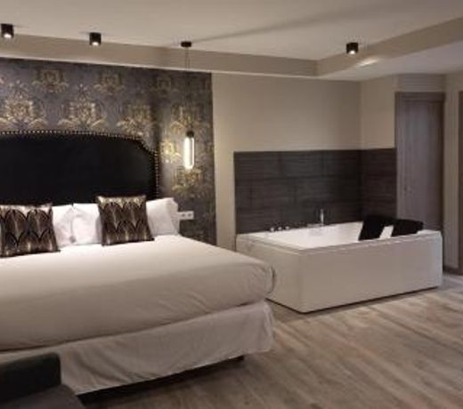 Airen Suites