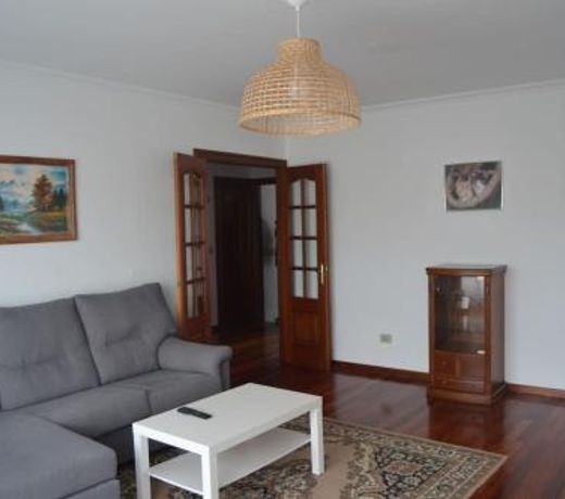 Precioso apartamento de 3 habitaciones en CabaÃ±as.
