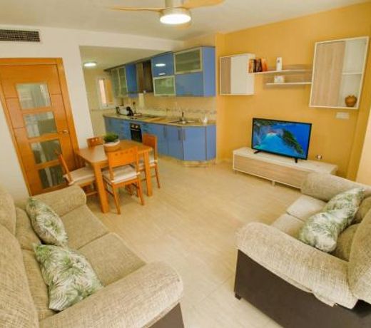 Avenida Principal con Aire Acondicionado, Parking, Wifi y cerca de la playa