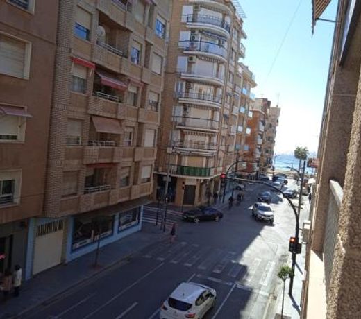 Carla24, AVENIDA PRINCIPAL