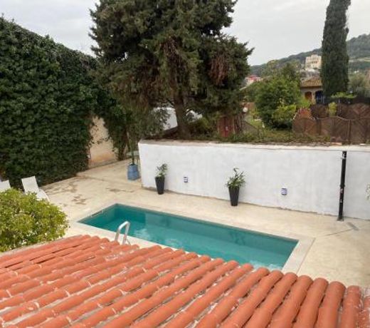 Valentinos House & Pool