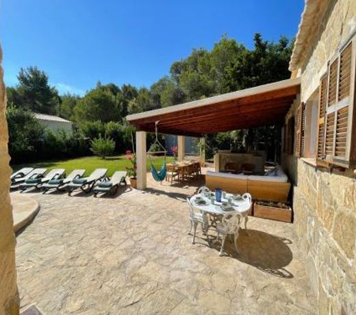 Nostra Caseta villa with pool & marina view near beaches