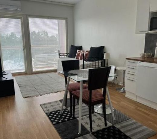 Modern apartment nearby Airport 2