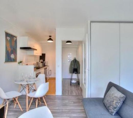 Studio spacieux avec terrasse et parking