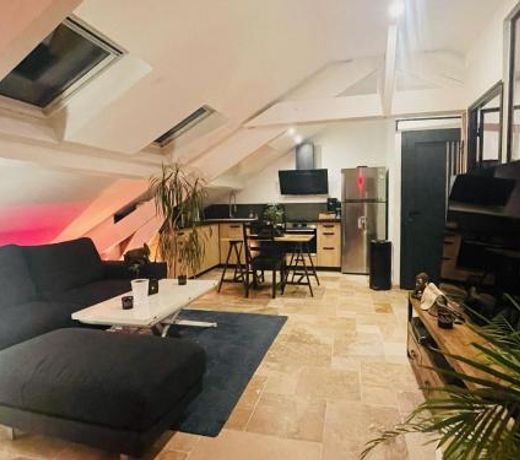 Studio sous combles avec prestation haut de gamme