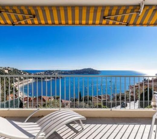 Villefranche Sur Mer:Appartement-villa, Vue mer, jardin, parking.