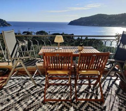 Vintage flat on Villefranche bay - free car park
