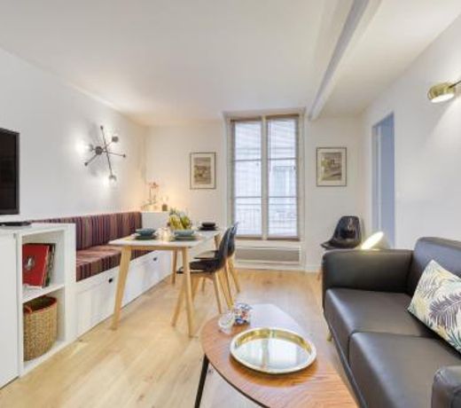 Le Roi Soleil T2 en plein cœur De Ville !