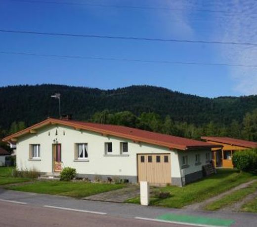 La maison et l'étang - grand terrain privé