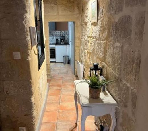 Maison de Roche-UzÃ¨s Centre Historique L' Ucetia