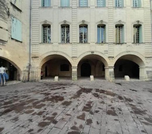 Petit cocon en plein centre historique d'UzÃ¨s - Place aux herbes en zone pietonniÃ¨re