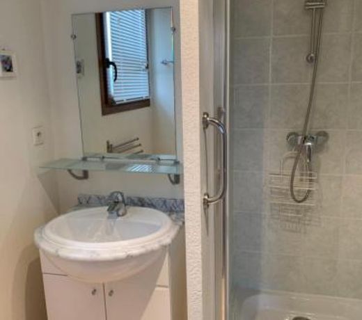 Appartement dans residence avec piscine et parking