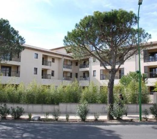 Superbe appartement Ã  UzÃ¨s avec place de parking