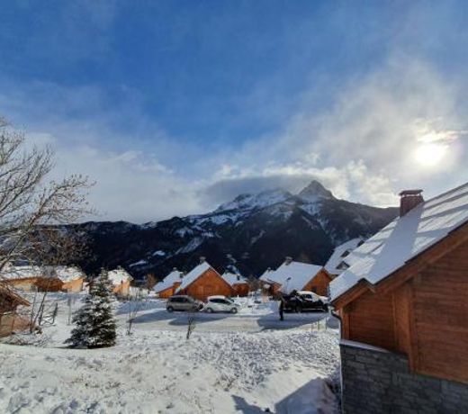 Joli appartement avec terrasse vue sur les montagnes