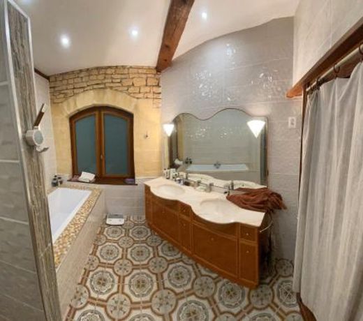 Luxury family villa in the heart of Gascony. Large pool & gorgeous view