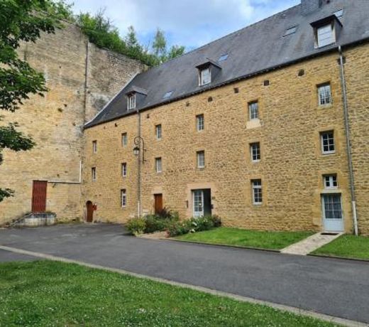 Aux remparts du chÃ¢teau