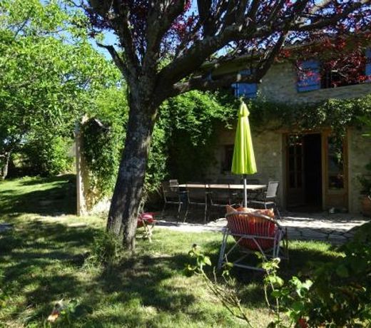 Maison de charme à Saoû, avec beau jardin au calme