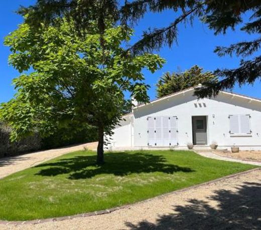 Maison Vendeenne Jardins Clos Parking prive Wifi