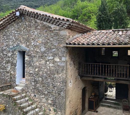 Studio avec terrasse dans mas historique cevenol