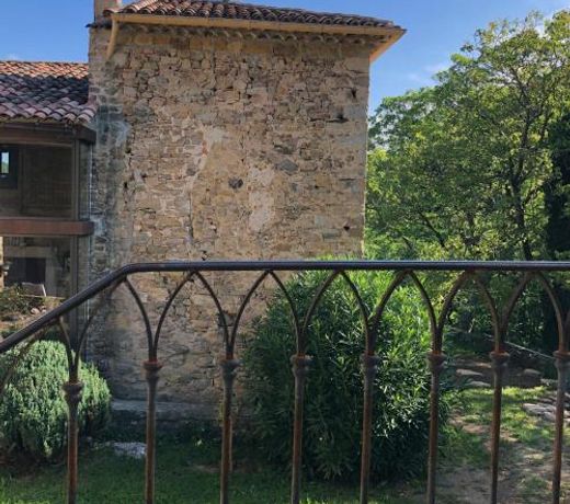 Studio avec terrasse dans mas historique cevenol
