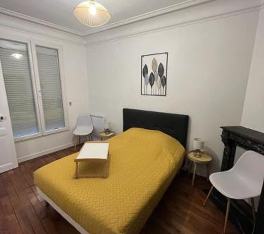 Un appartement authentique Ã  deux pas de ParisÂ .