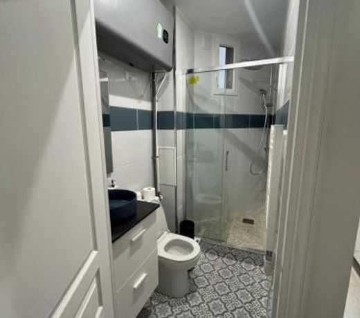 Un appartement authentique Ã  deux pas de ParisÂ .