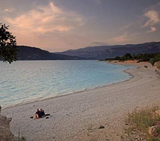 Camping pres des Gorges du Verdon et Du Lac De Ste Croix 04500 Tout Equipe Confort Calme Lavande