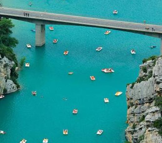 Camping pres des Gorges du Verdon et Du Lac De Ste Croix 04500 Tout Equipe Confort Calme Lavande