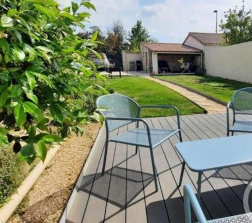 Maison en pierre avec jardin Ã  15 min des plages