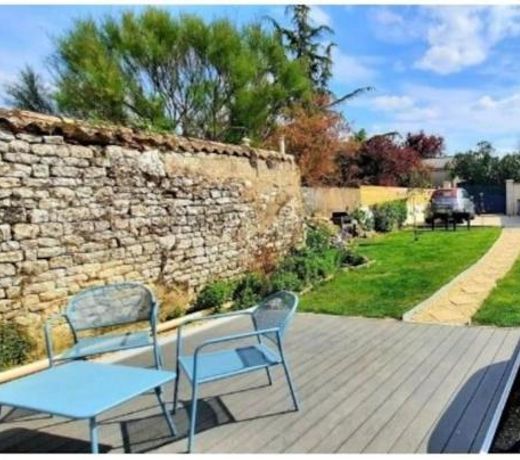 Maison en pierre avec jardin Ã  15 min des plages