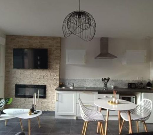Ãvasion avec jacuzzi interieur