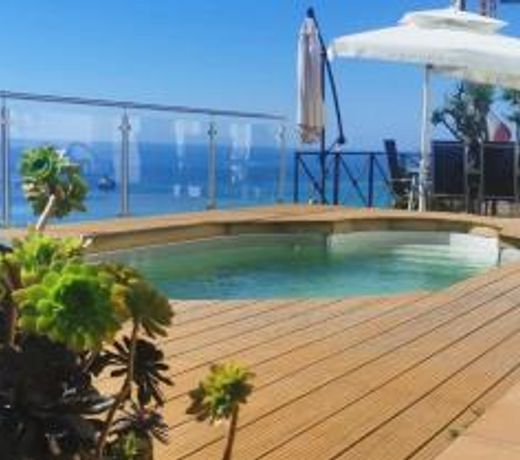 Vue magnifique, piscine privée chauffée et sauna à 10min de Monaco