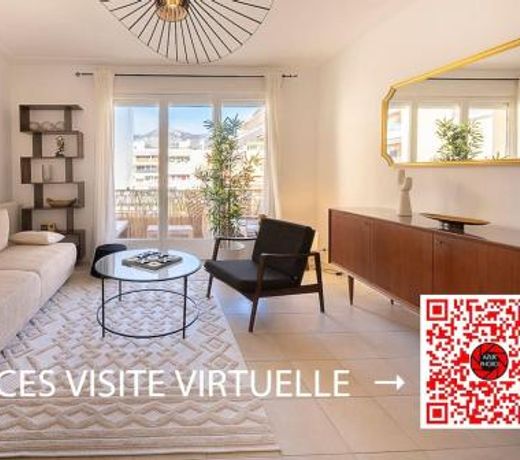 06B - Beau 2 pièces rénové avec terrasse vue mer