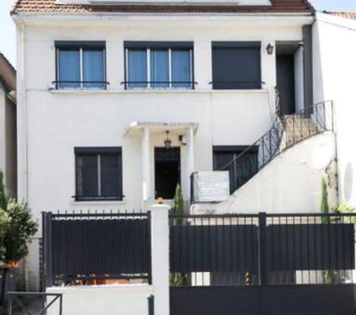Maison avec piscine, sauna pour 8/10 personnes